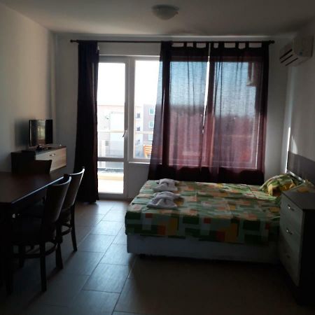 Anna Marina Apartments Święty Włas Zewnętrze zdjęcie