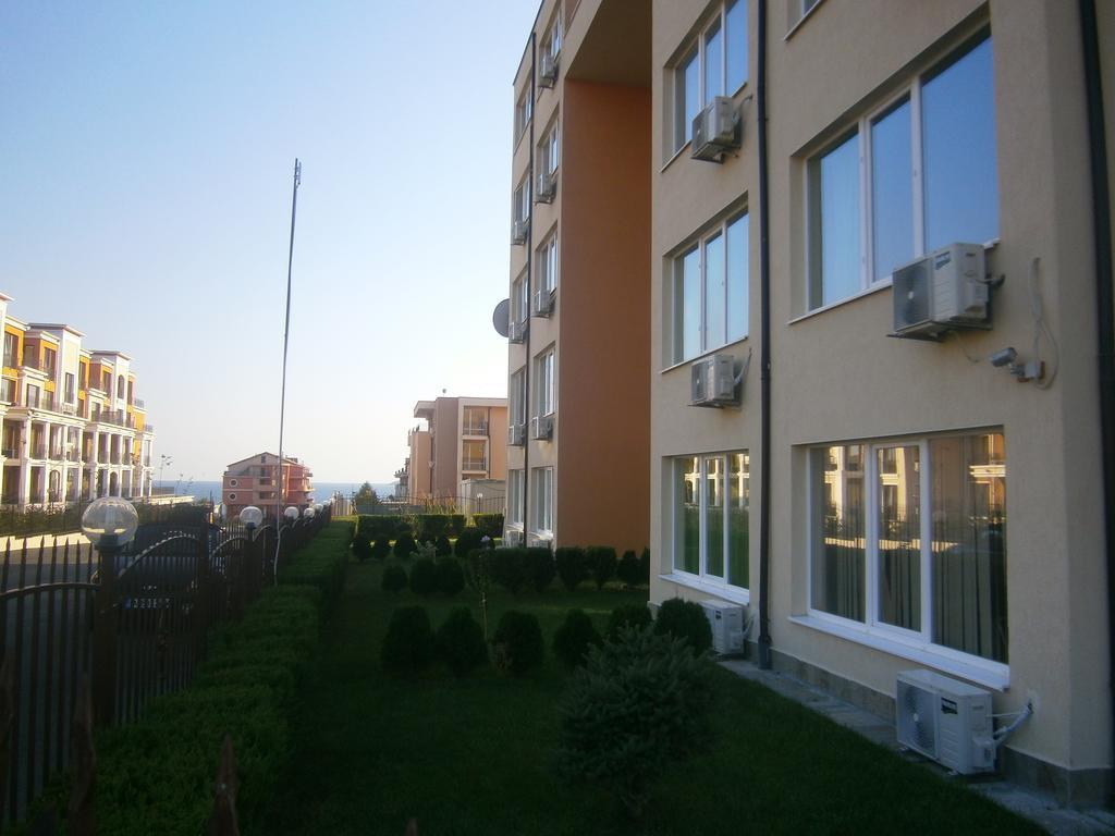 Anna Marina Apartments Święty Włas Zewnętrze zdjęcie