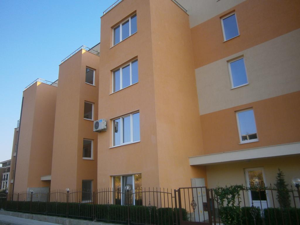 Anna Marina Apartments Święty Włas Zewnętrze zdjęcie