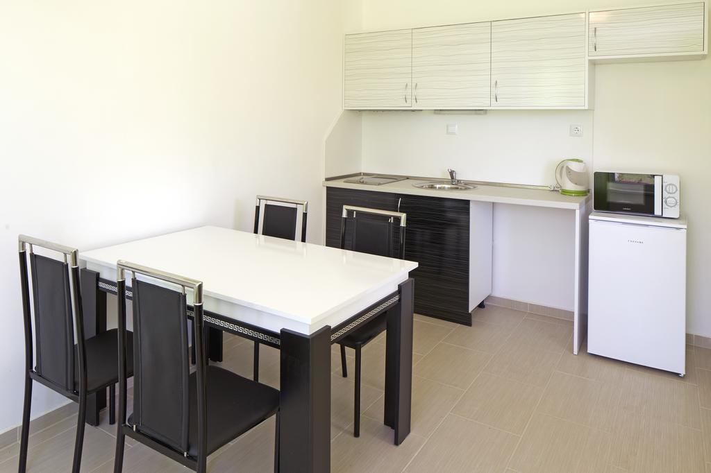Anna Marina Apartments Święty Włas Zewnętrze zdjęcie