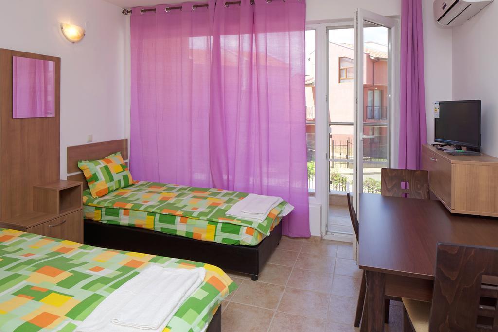 Anna Marina Apartments Święty Włas Zewnętrze zdjęcie