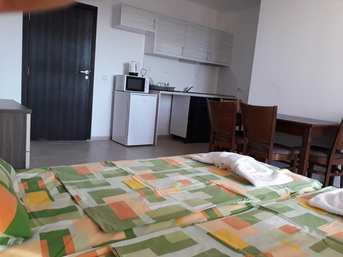 Anna Marina Apartments Święty Włas Zewnętrze zdjęcie