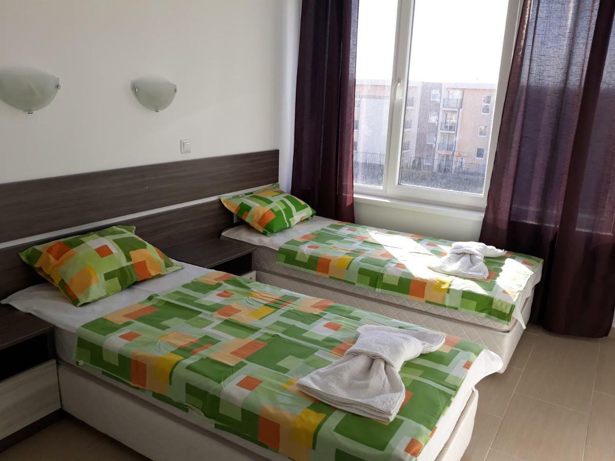 Anna Marina Apartments Święty Włas Zewnętrze zdjęcie