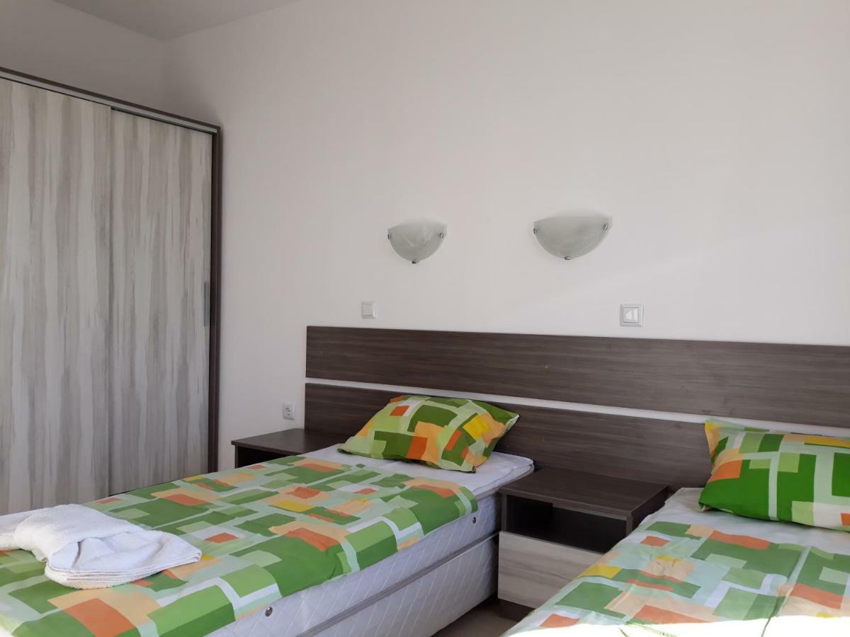 Anna Marina Apartments Święty Włas Zewnętrze zdjęcie